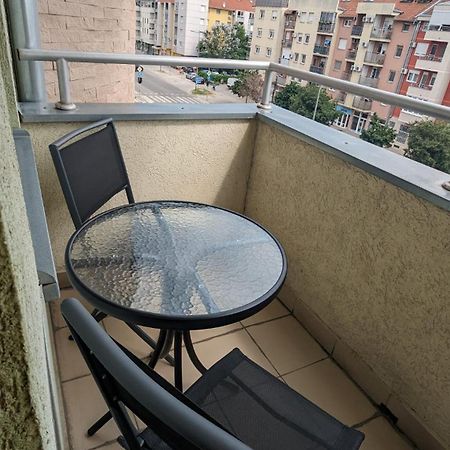 Poesia Apartment Novi Sad Luaran gambar