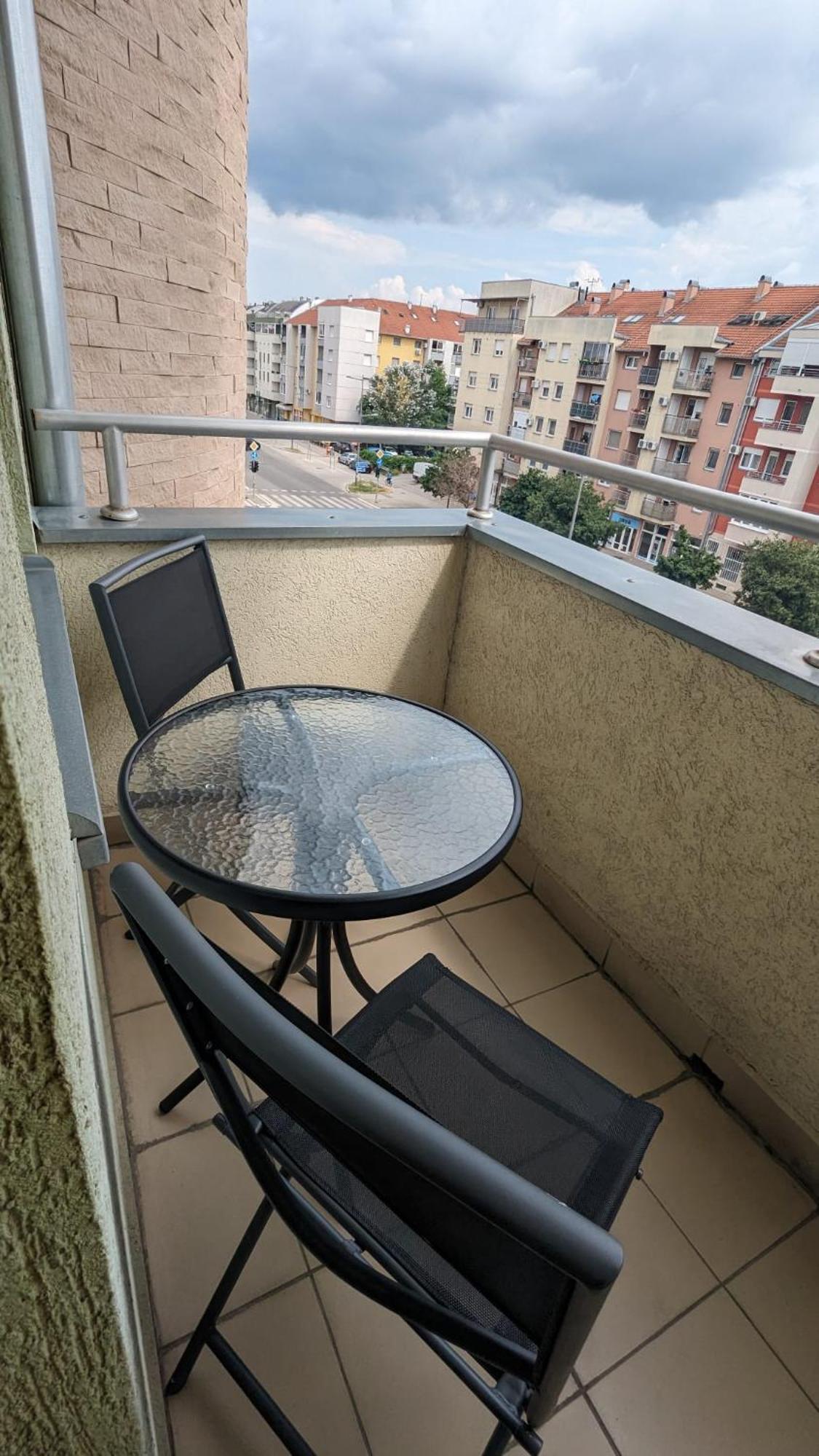 Poesia Apartment Novi Sad Luaran gambar